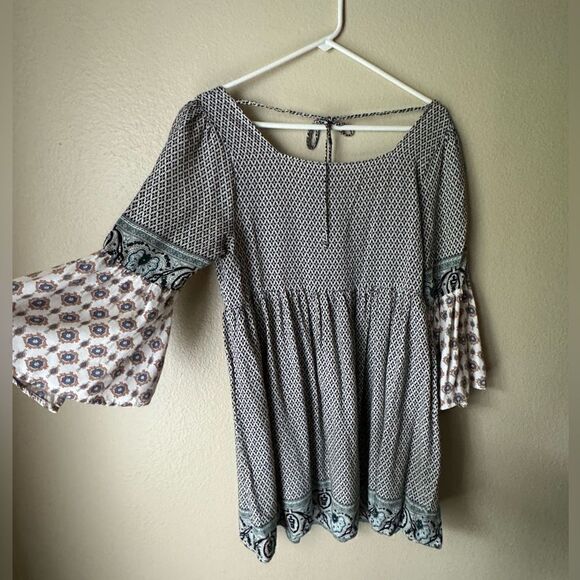 Umgee Printed Boho Flowy Tie Back Dress Size Medium - Picture 6 of 11